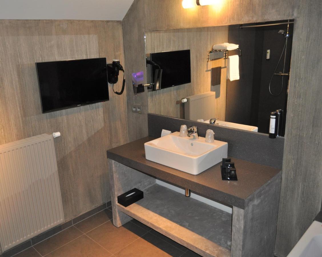 Hotel Saint Daniel Peruwelz ภายนอก รูปภาพ