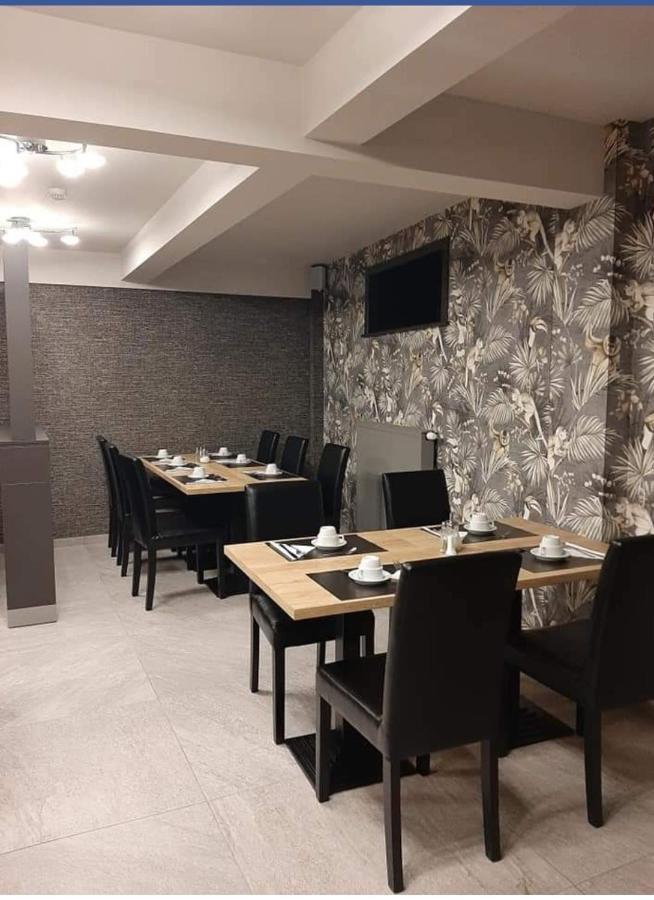 Hotel Saint Daniel Peruwelz ภายนอก รูปภาพ