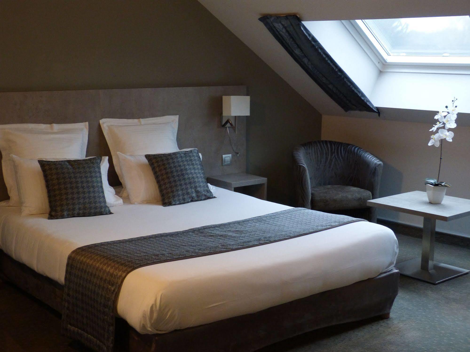 Hotel Saint Daniel Peruwelz ภายนอก รูปภาพ
