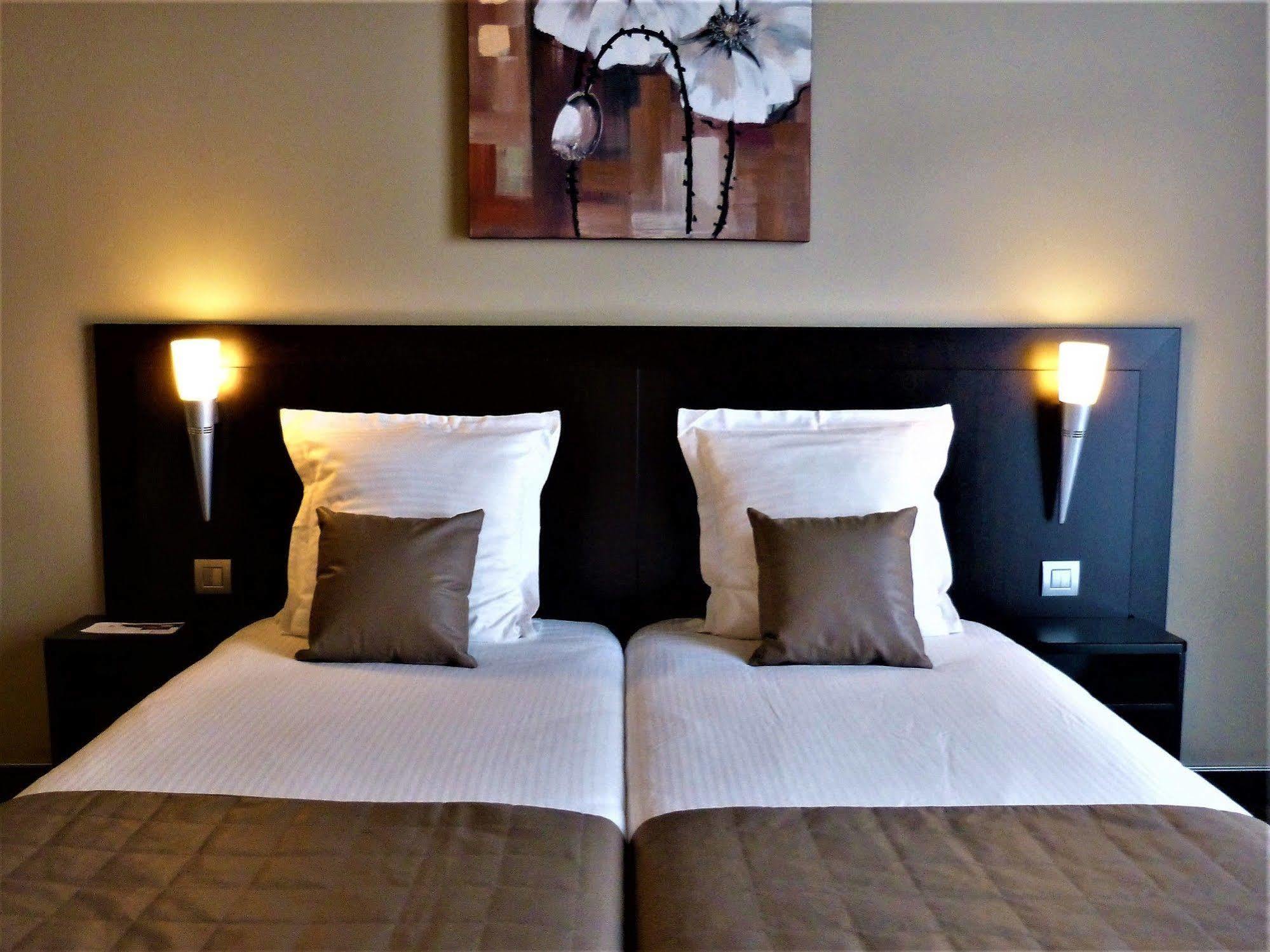 Hotel Saint Daniel Peruwelz ภายนอก รูปภาพ