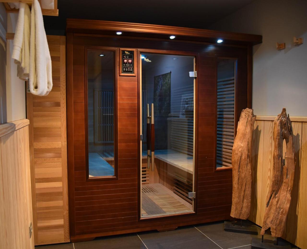 Hotel Saint Daniel Peruwelz ภายนอก รูปภาพ